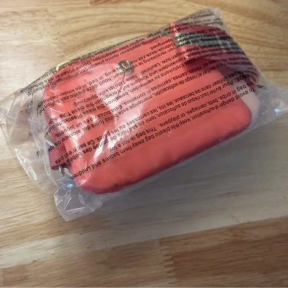 NWT Lululemon Dual Pouch Wristlet Coral Pink Mist Peach Cream NWT - Picture 7 of 7